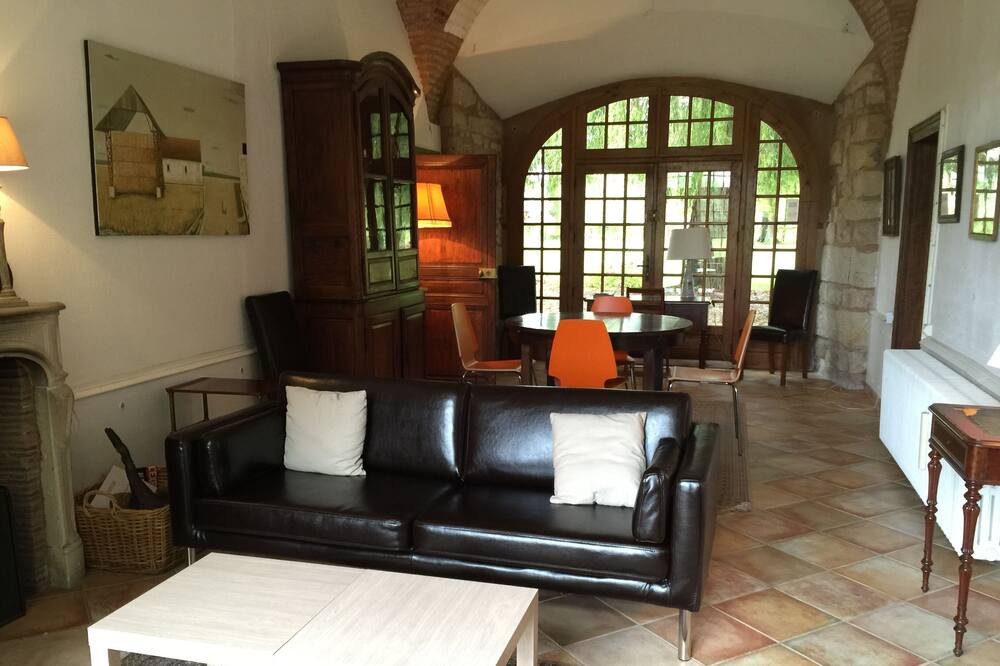 Photo of Livingroom in Courgenay