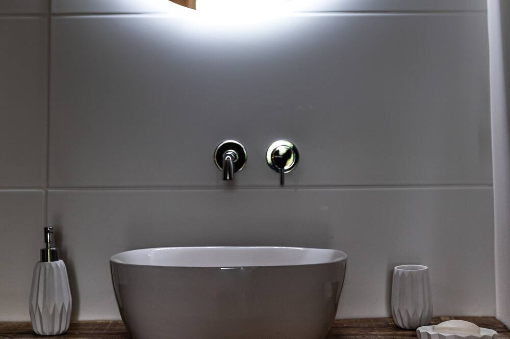 Photo of Bathroom in Longmesnil