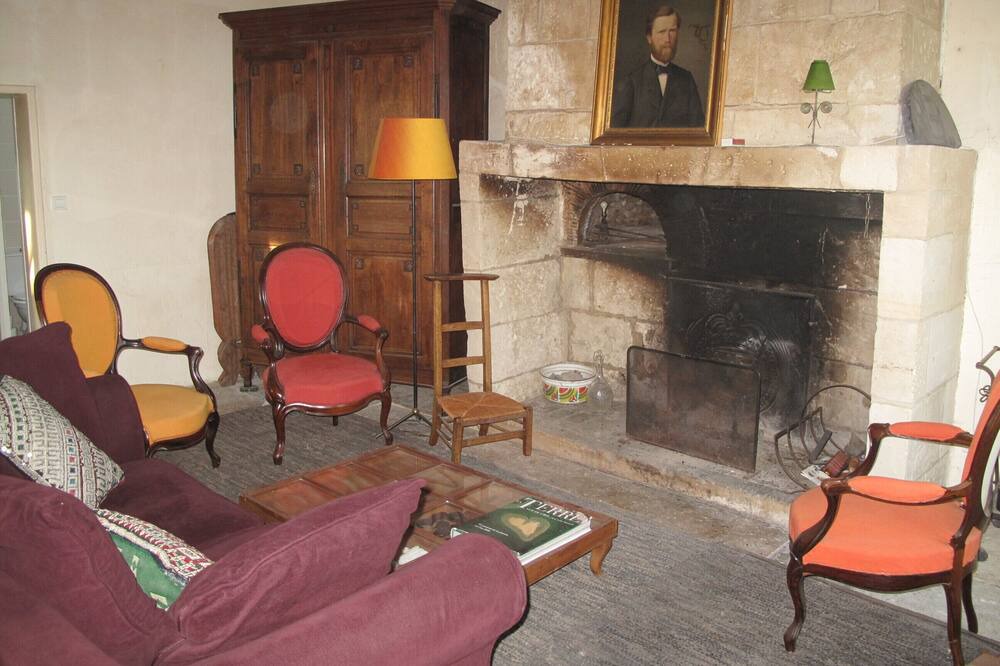 Photo of Livingroom in Missy-aux-Bois