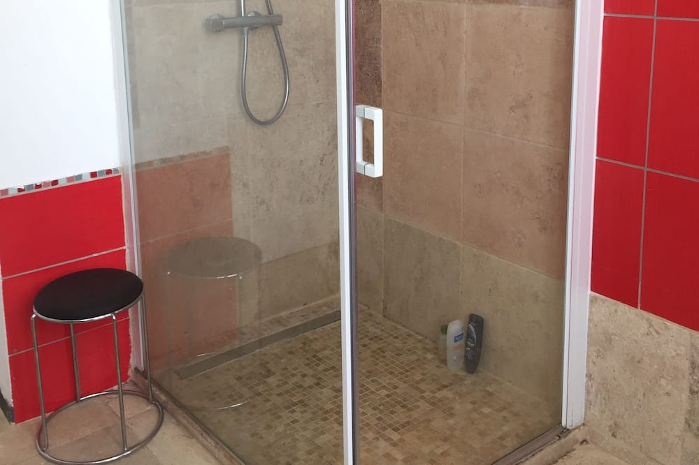 Photo of Bathroom in Aunay-sous-Auneau
