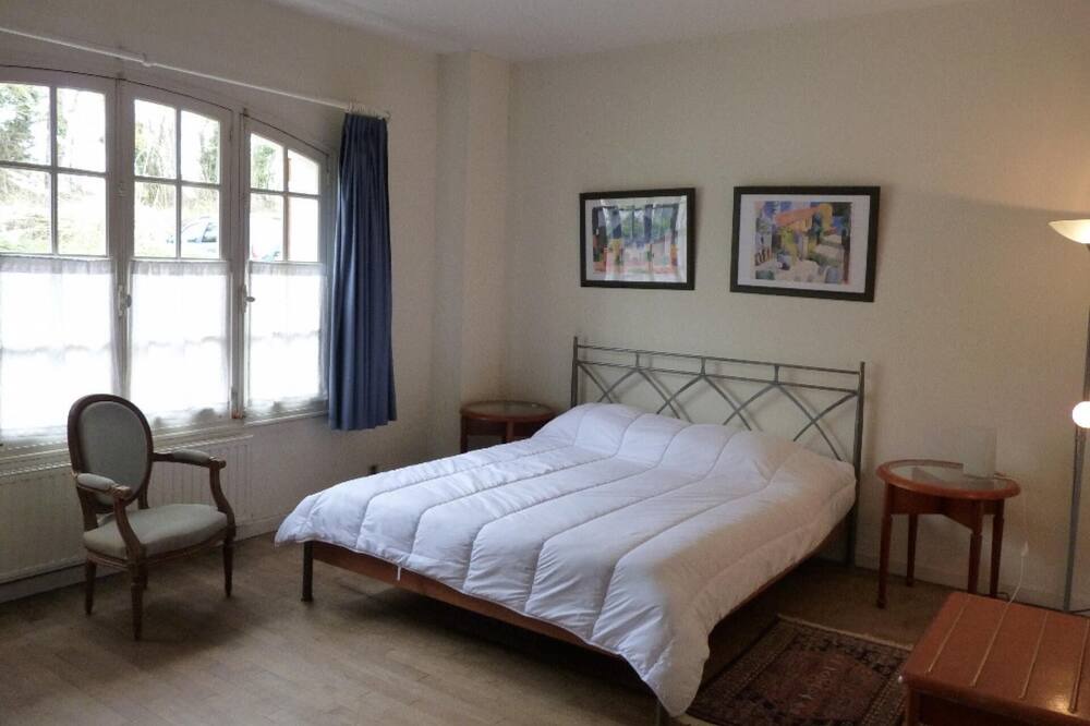 Photo of Bedroom in Jars