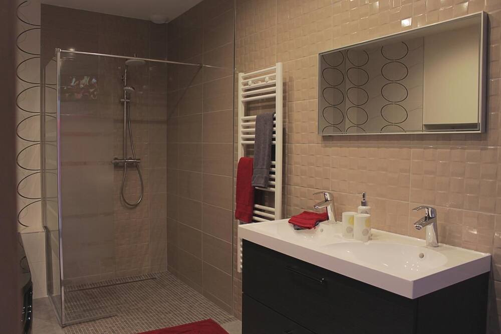 Photo of Bathroom in Dampierre-les-Bois