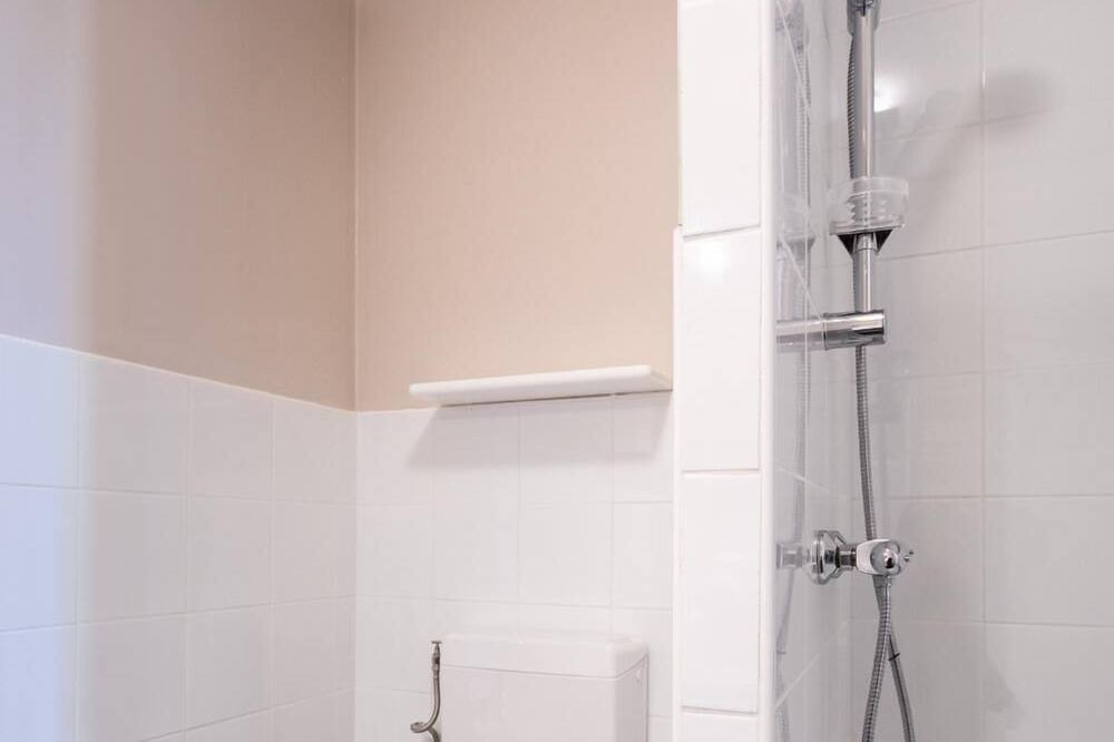 Photo of Bathroom in Aigneville