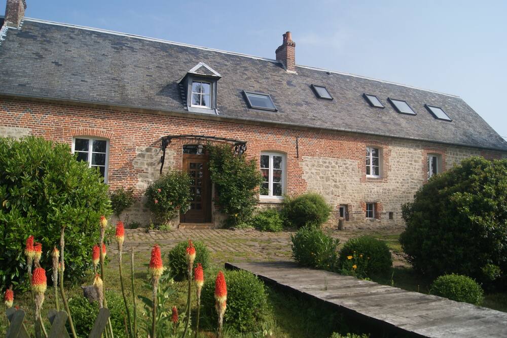 Photo of Outdoor in Longmesnil