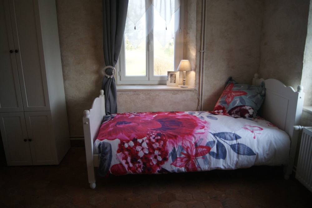 Photo of Bedroom in Longmesnil