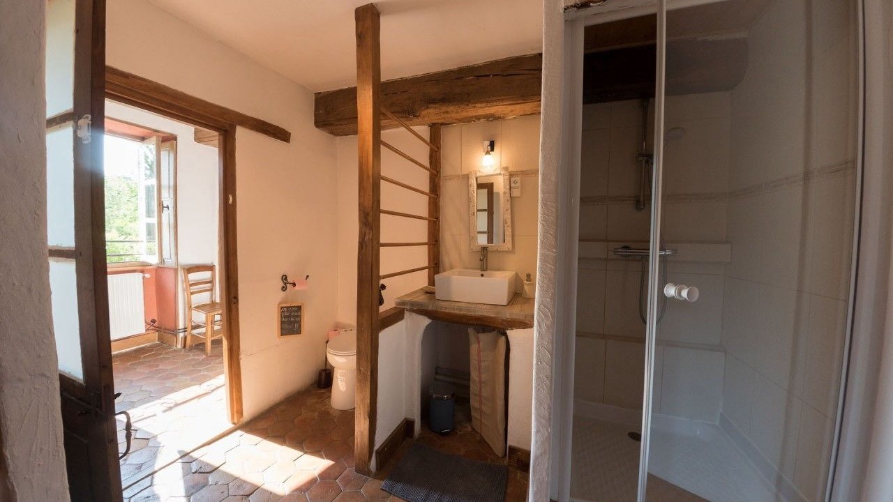 Photo of Bathroom in Nolay