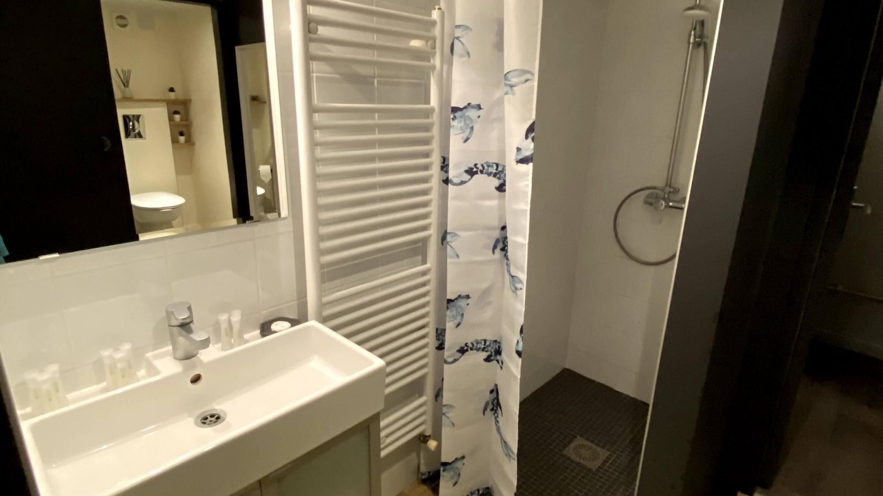 Photo of Bathroom in Luisant