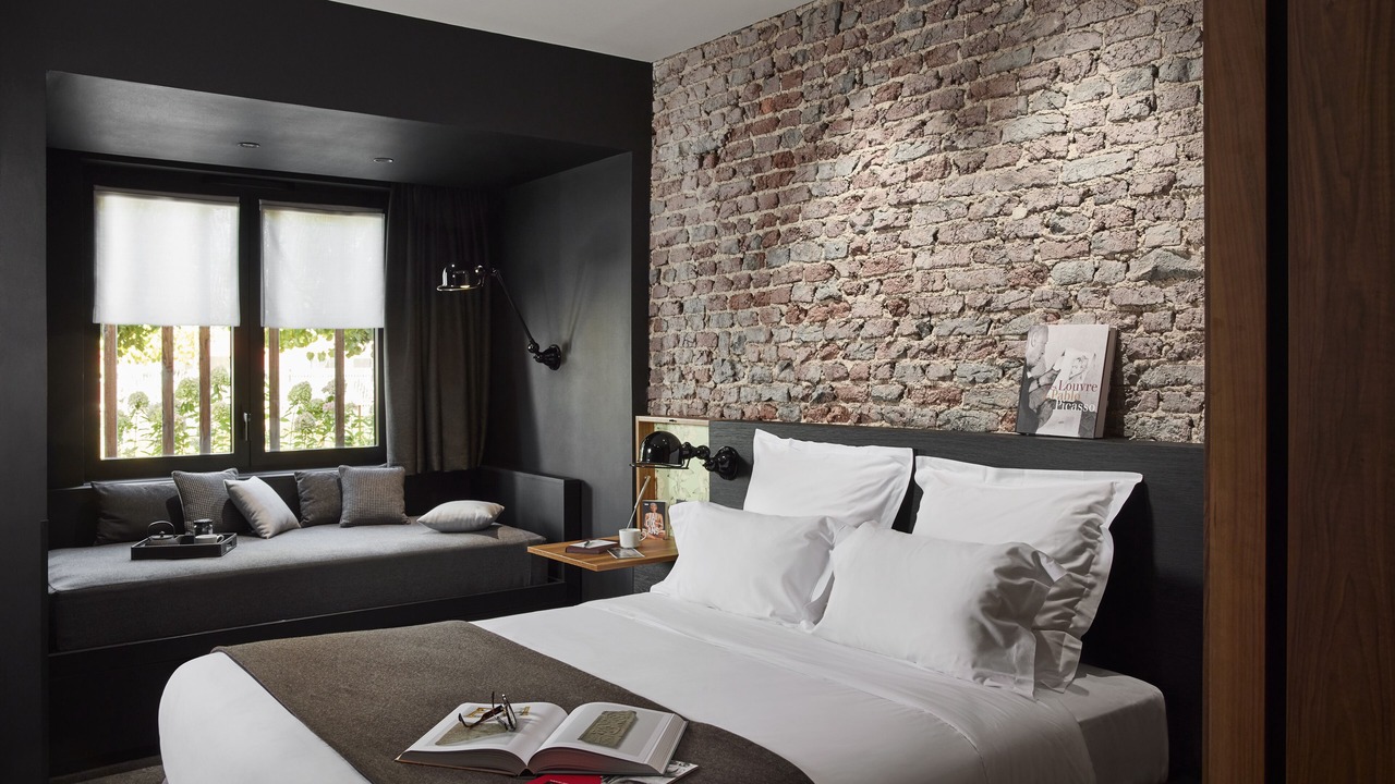 Photo of Bedroom in Lens