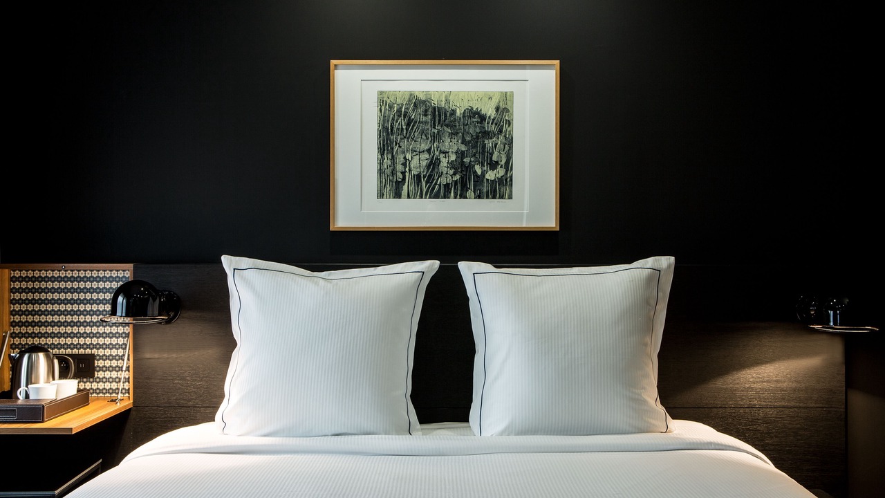 Photo of Bedroom in Lens