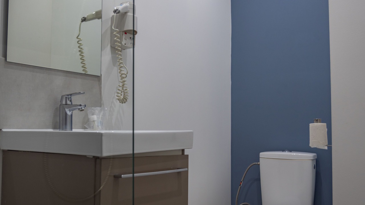 Photo of Bathroom in Epone