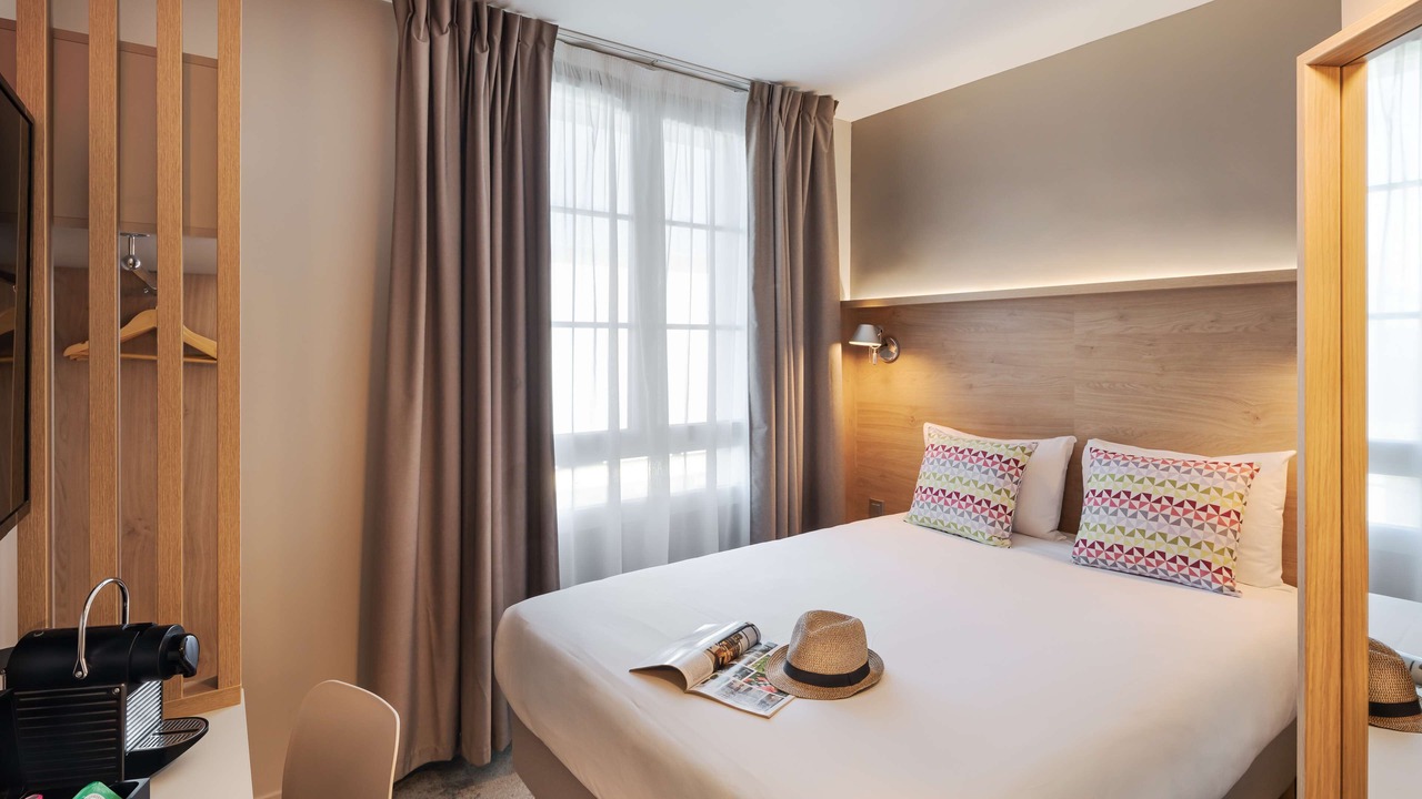 Photo of Bedroom in Caen City Centre