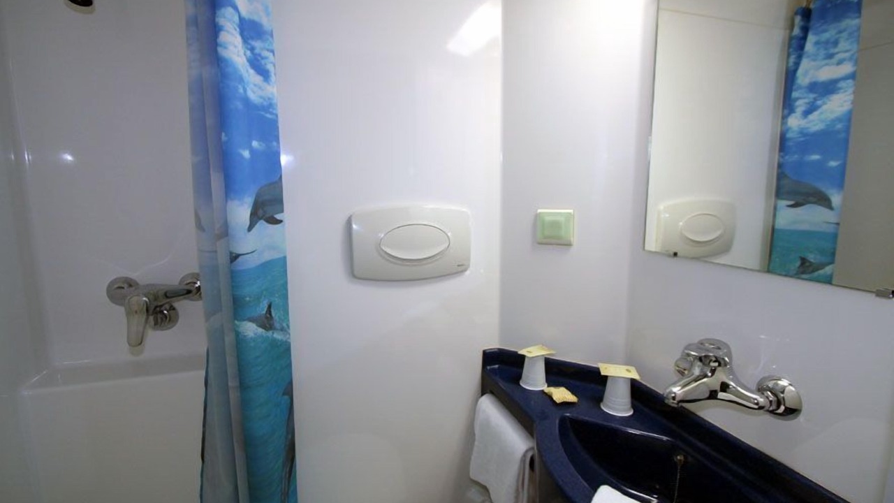 Photo of Bathroom in Noyelles-Godault