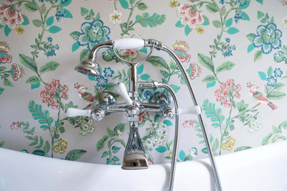 Photo of Bathroom in Montlevon