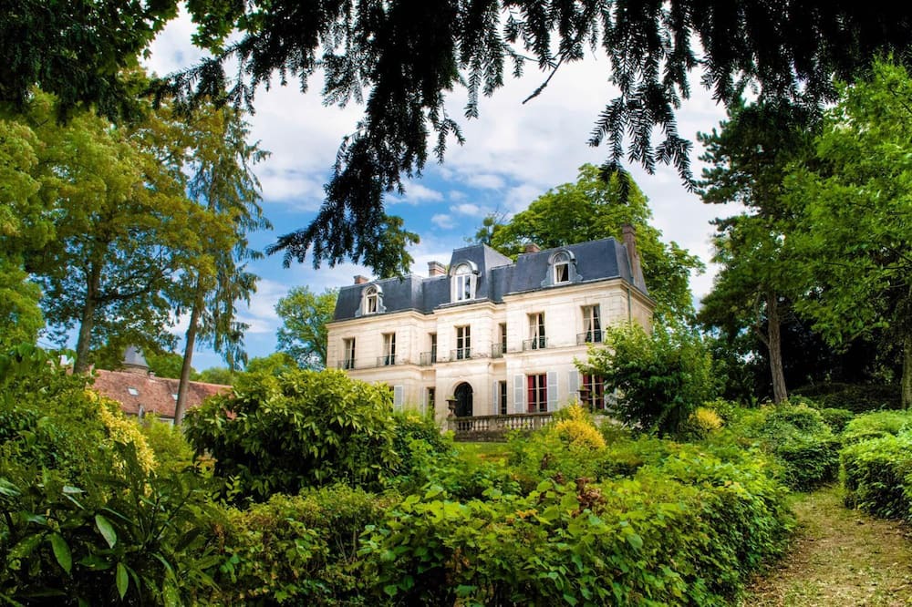 Photo of Outdoor in Montlevon