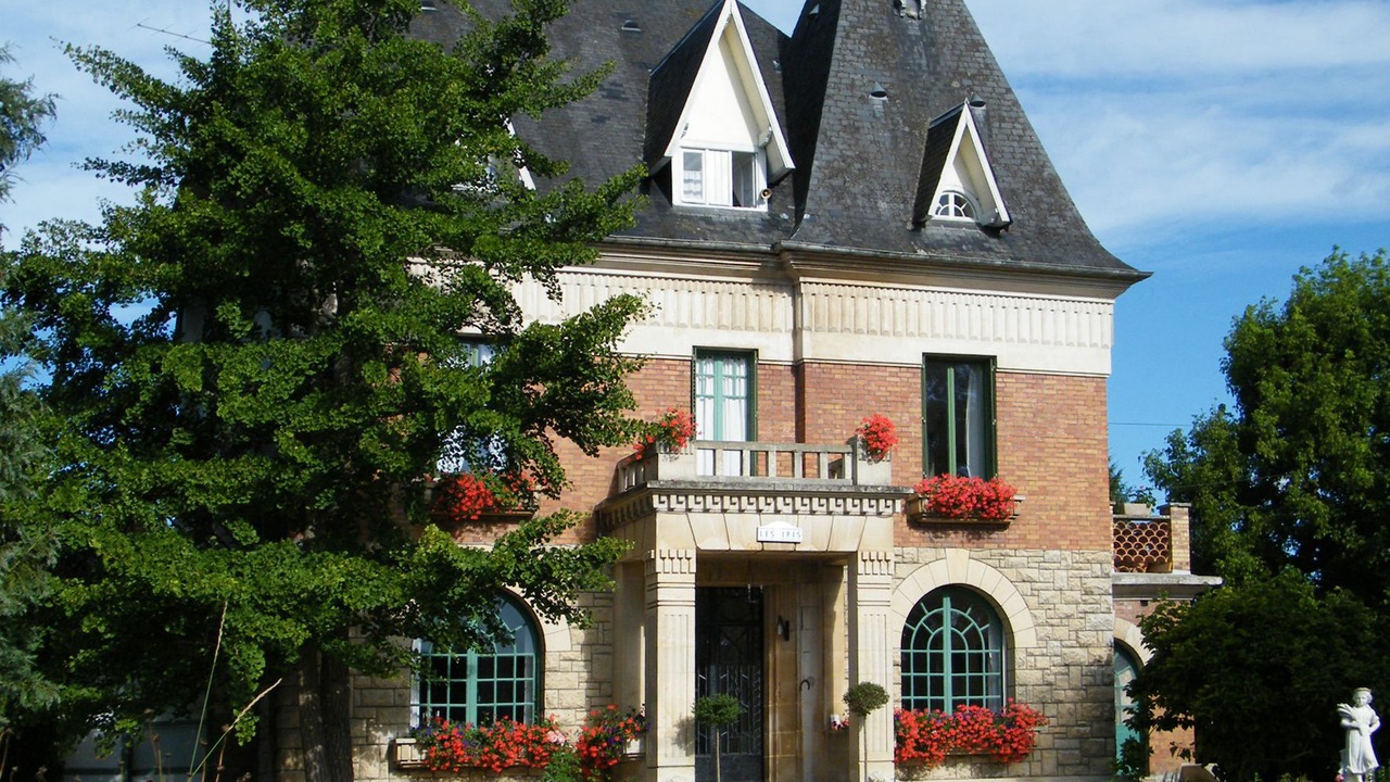 Photo of Buildings in Saint-Felix