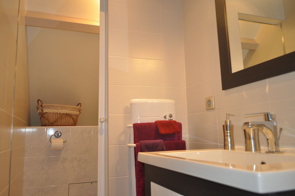 Photo of Bathroom in Levelay