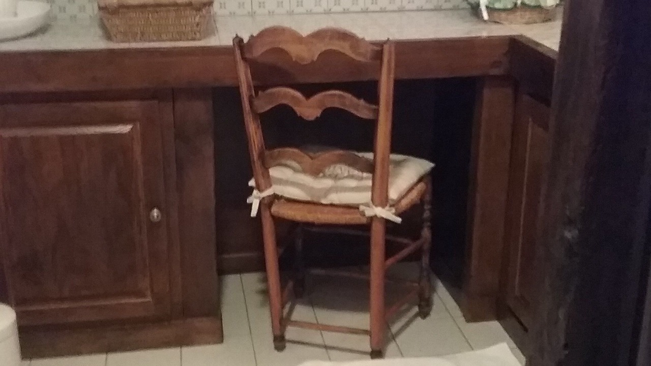 Photo of Bathroom in Levelay