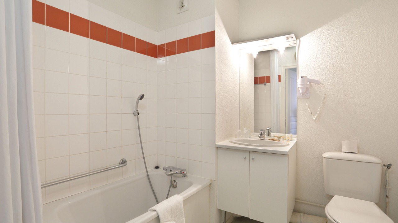 Photo of Bathroom in Epernay
