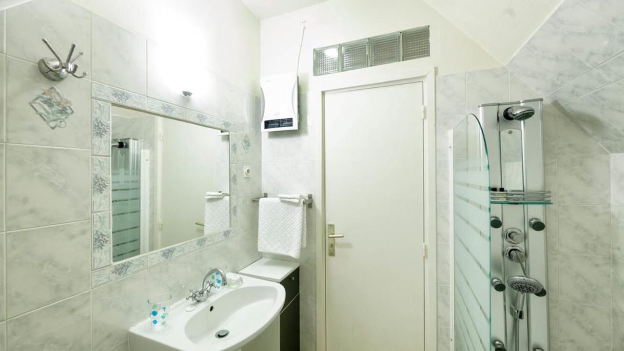 Photo of Bathroom in Chaumont-en-Vexin