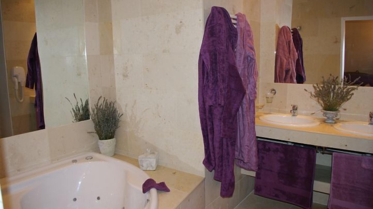 Photo of Bathroom in Pommeuse