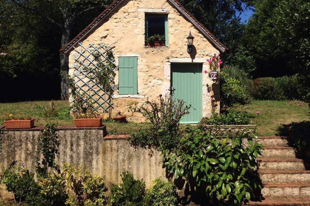 Photo of Outdoor in La Chapelle-Montligeon