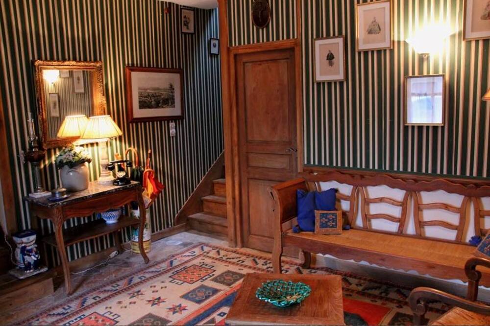 Photo of Livingroom in La Chapelle-Montligeon