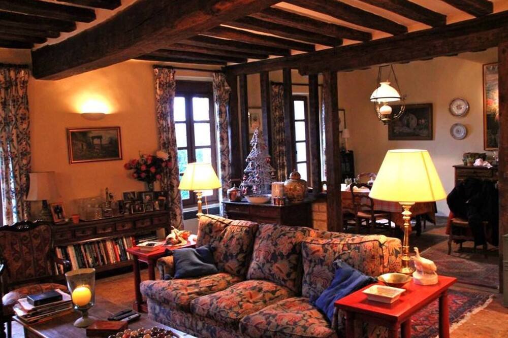 Photo of Livingroom in La Chapelle-Montligeon