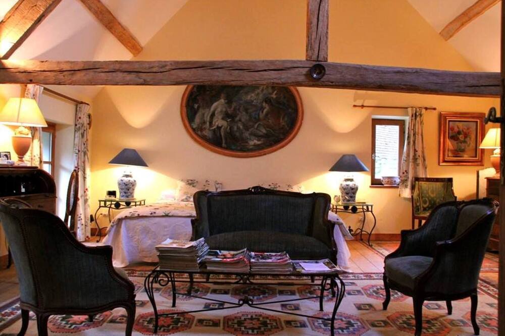 Photo of Livingroom in La Chapelle-Montligeon