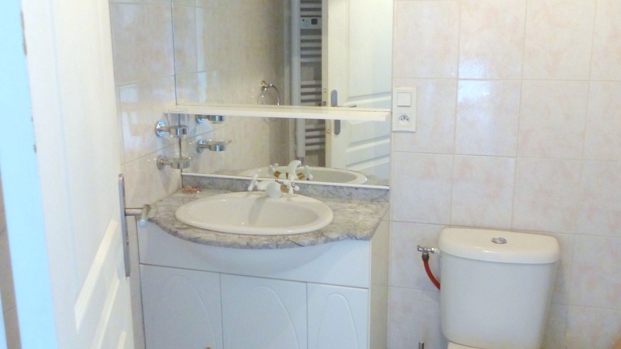 Photo of Bathroom in Domsure