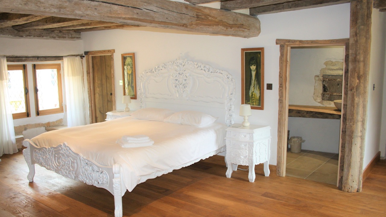 Photo of Bedroom in Asnieres sur Vegre