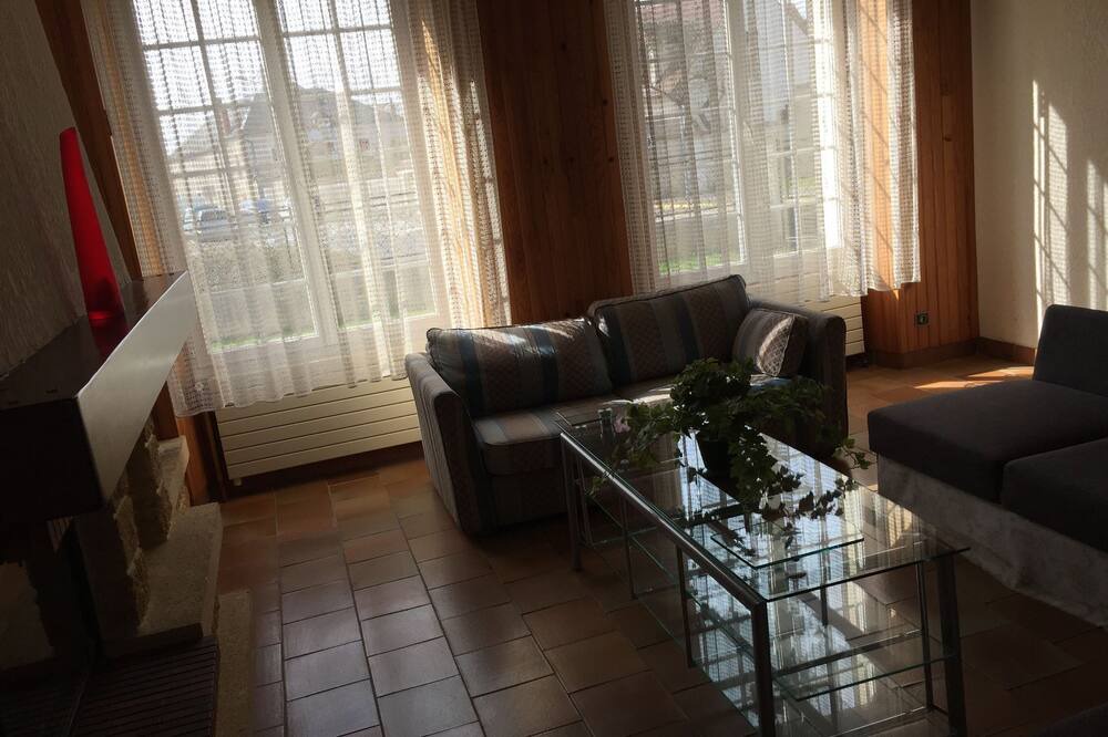 Photo of Livingroom in Angerville