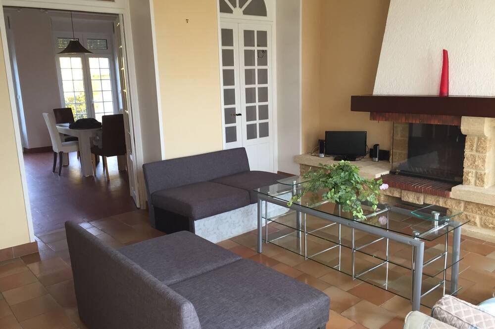 Photo of Livingroom in Angerville