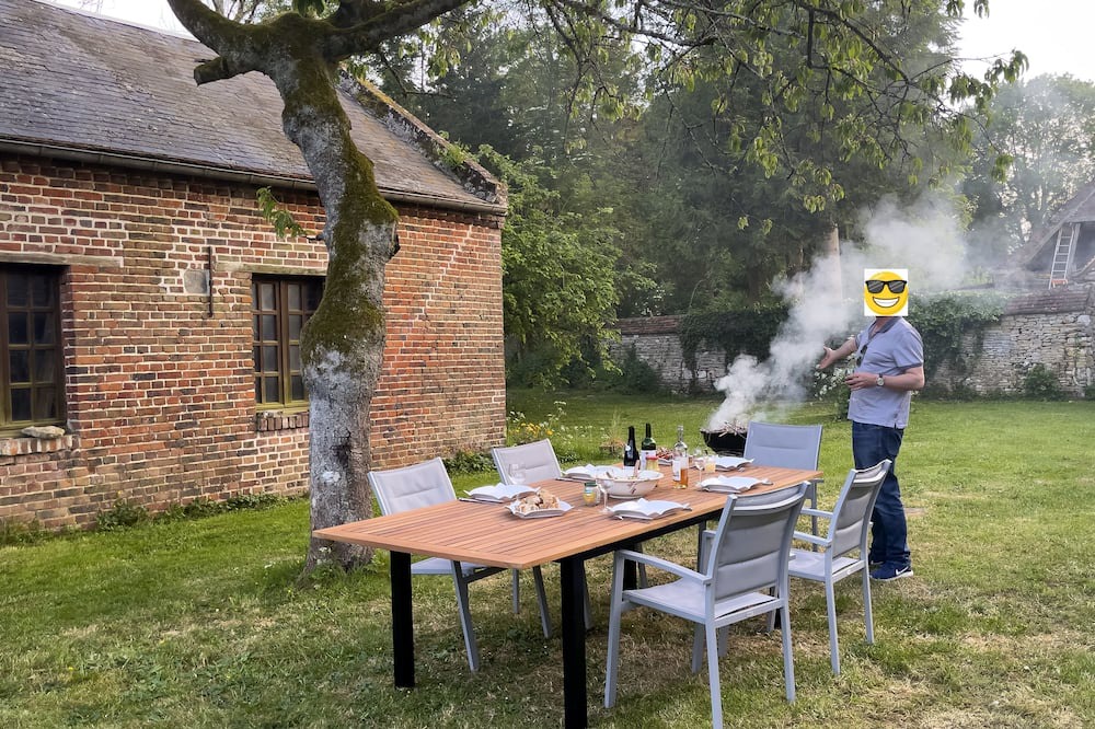 Photo of Outdoor in Cernoy