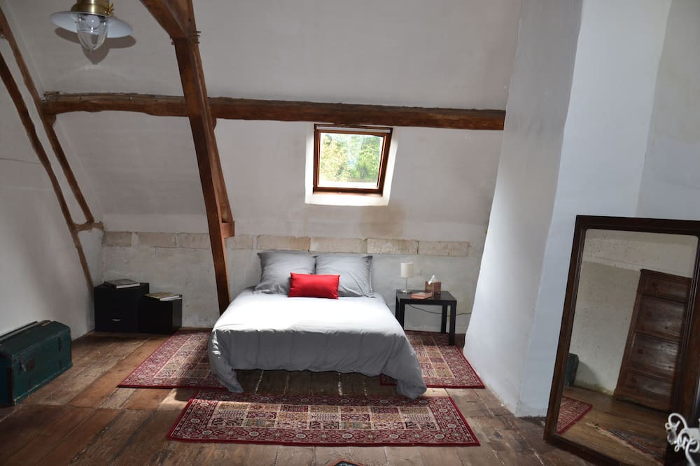 Photo of Bedroom in Cernoy