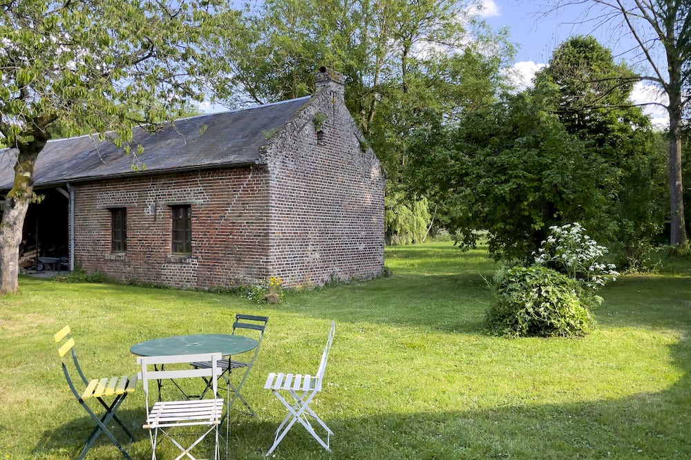 Photo of Outdoor in Cernoy
