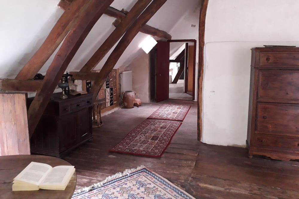 Photo of Livingroom in Cernoy