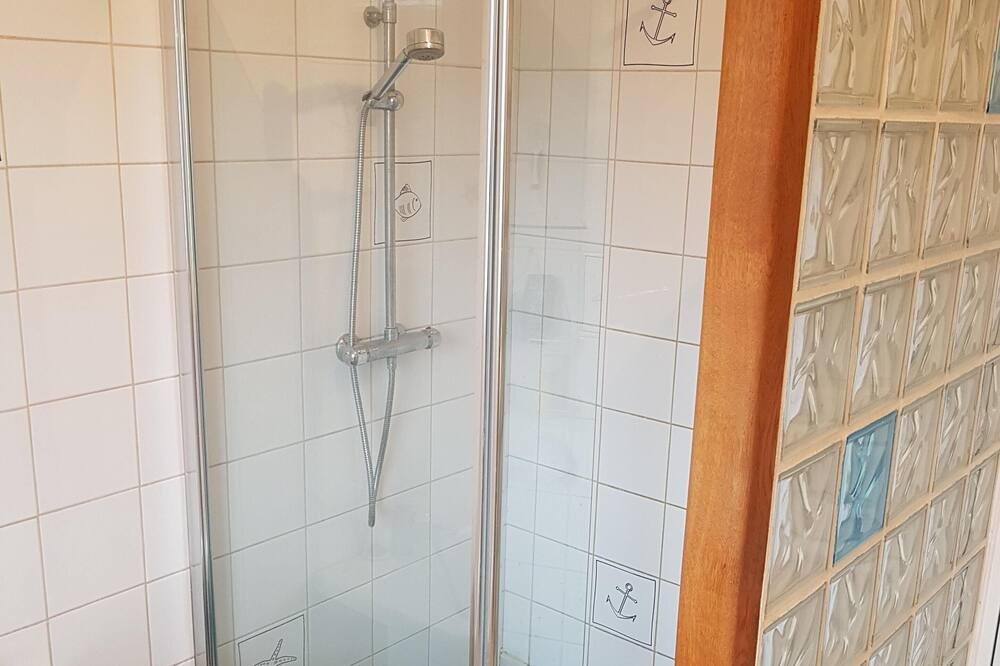 Photo of Bathroom in Aix-en-Issart