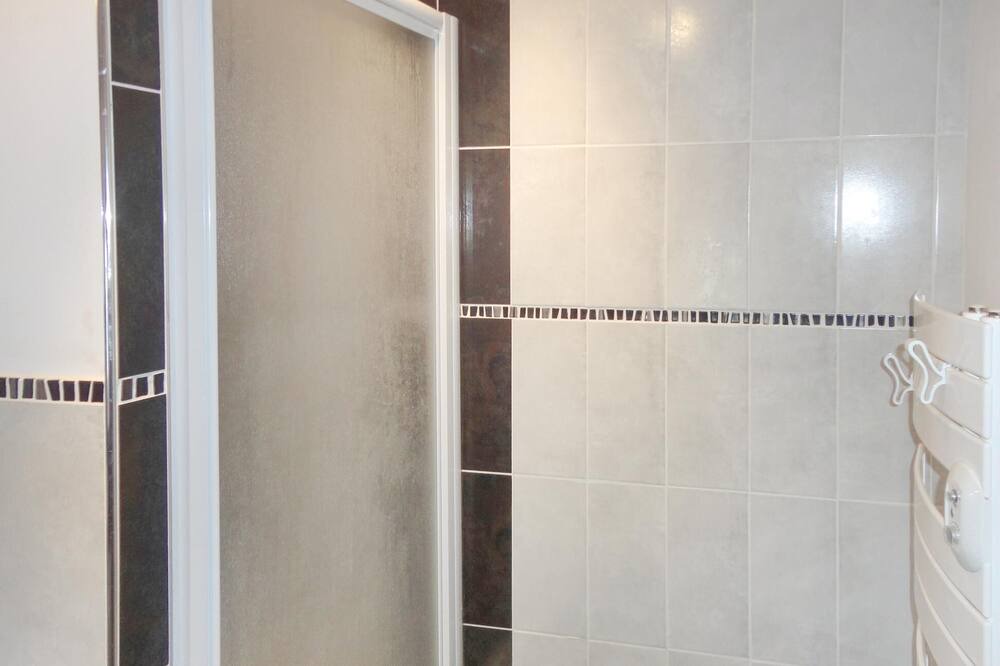 Photo of Bathroom in Saint-Pierre-de-la-Fage