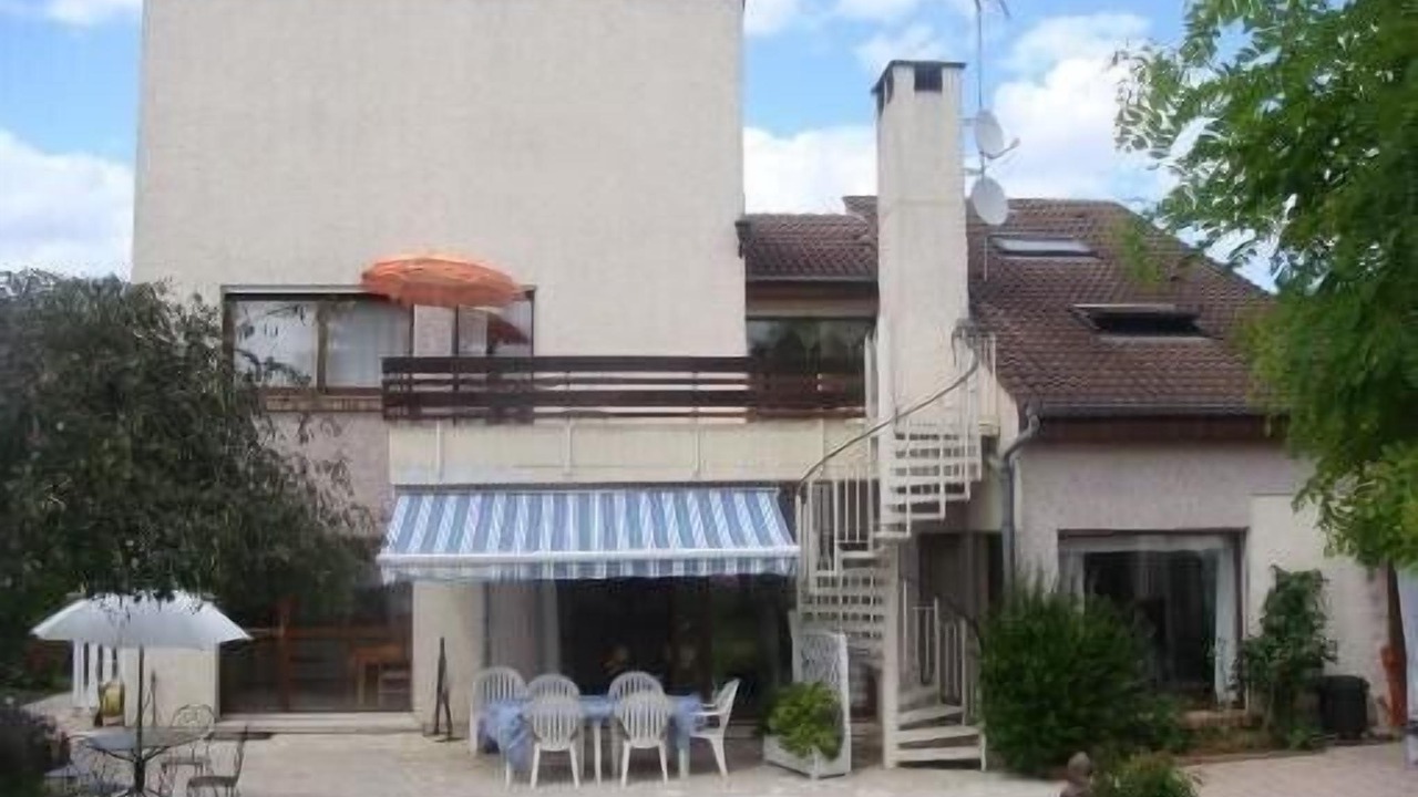 Photo of Outdoor in Etrechy