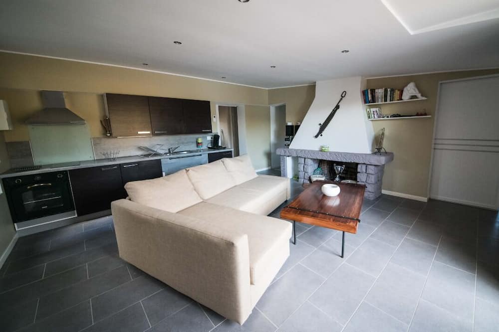 Photo of Livingroom in Festubert