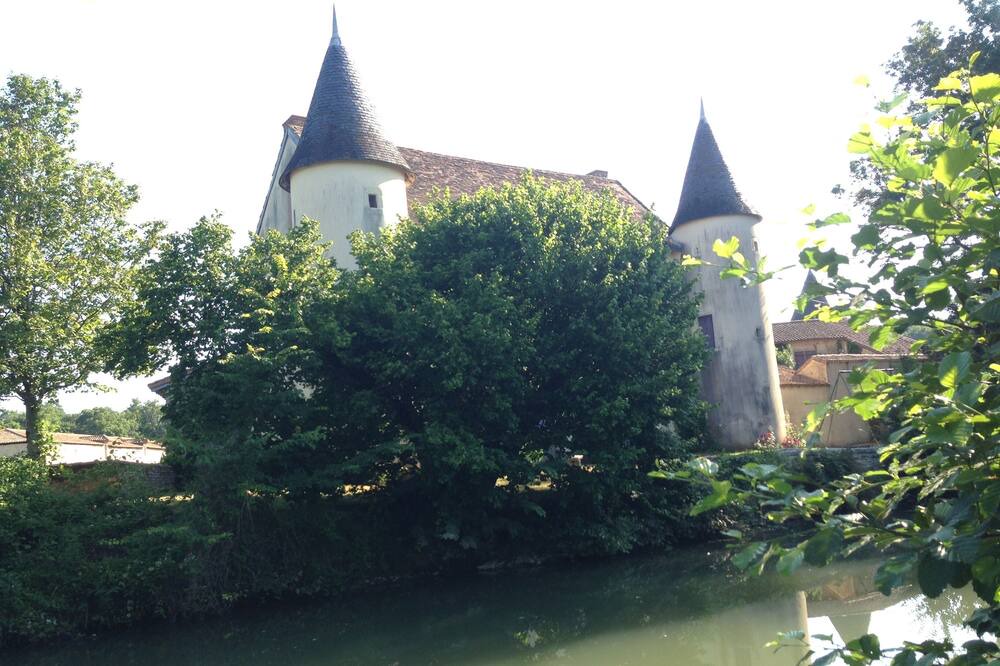 Photo of Others in Chateau-Garnier