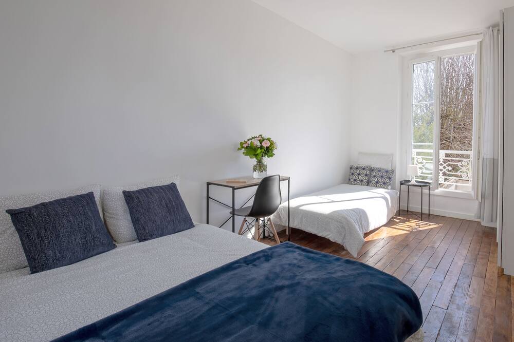 Photo of Bedroom in Chantiers