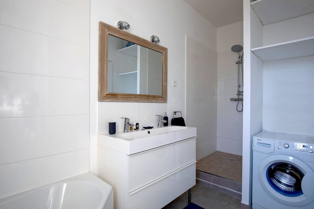 Photo of Bathroom in Chantiers