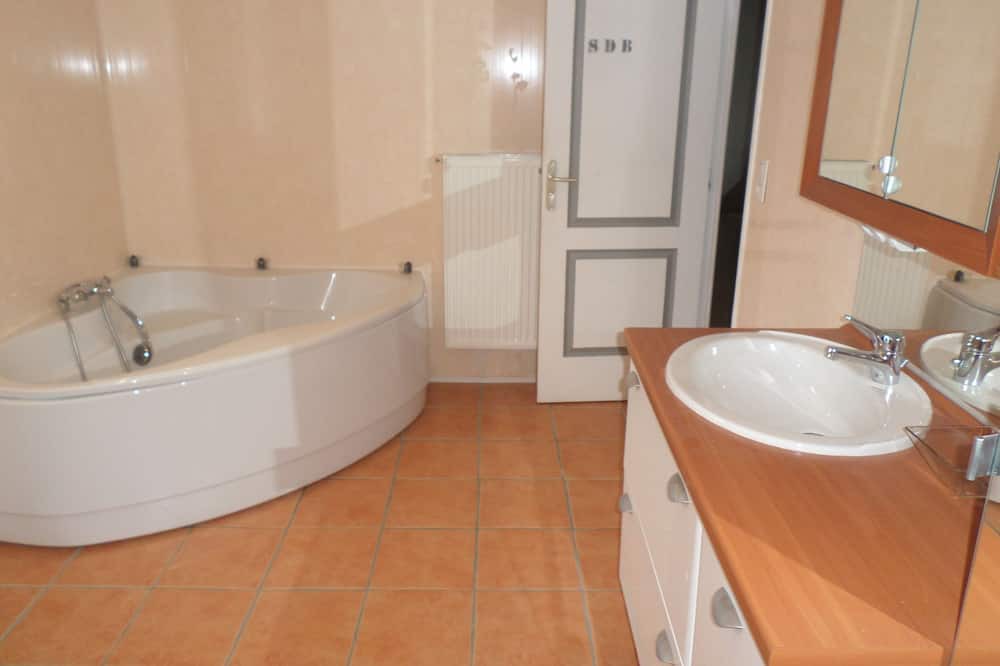 Photo of Bathroom in Le Creusot