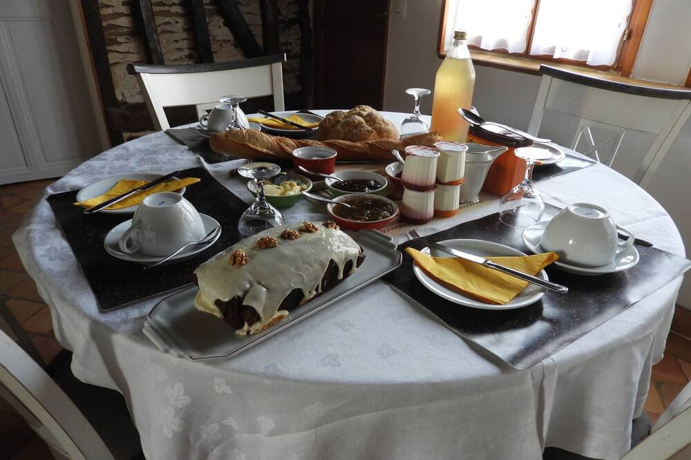 Photo of Kitchen in Montreuil-sur-Breche
