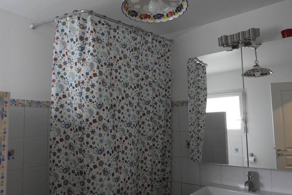 Photo of Bathroom in Montreuil-sur-Breche