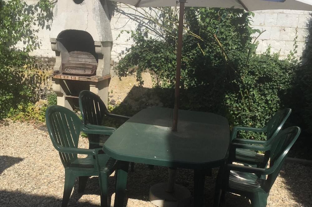 Photo of Outdoor in Vron