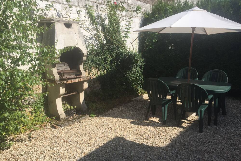 Photo of Outdoor in Vron