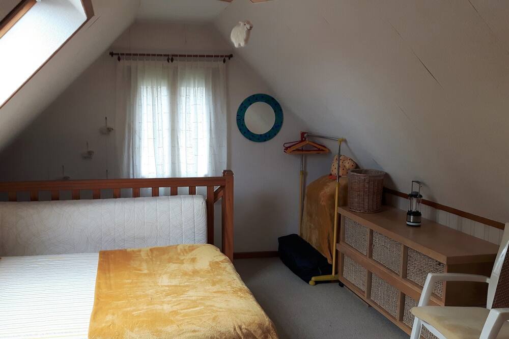 Photo of Bedroom in Couloisy