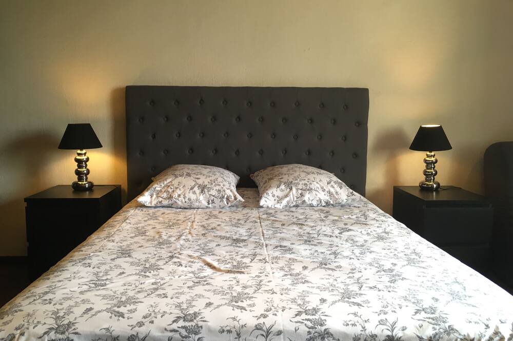 Photo of Bedroom in Thiveral-Grignon